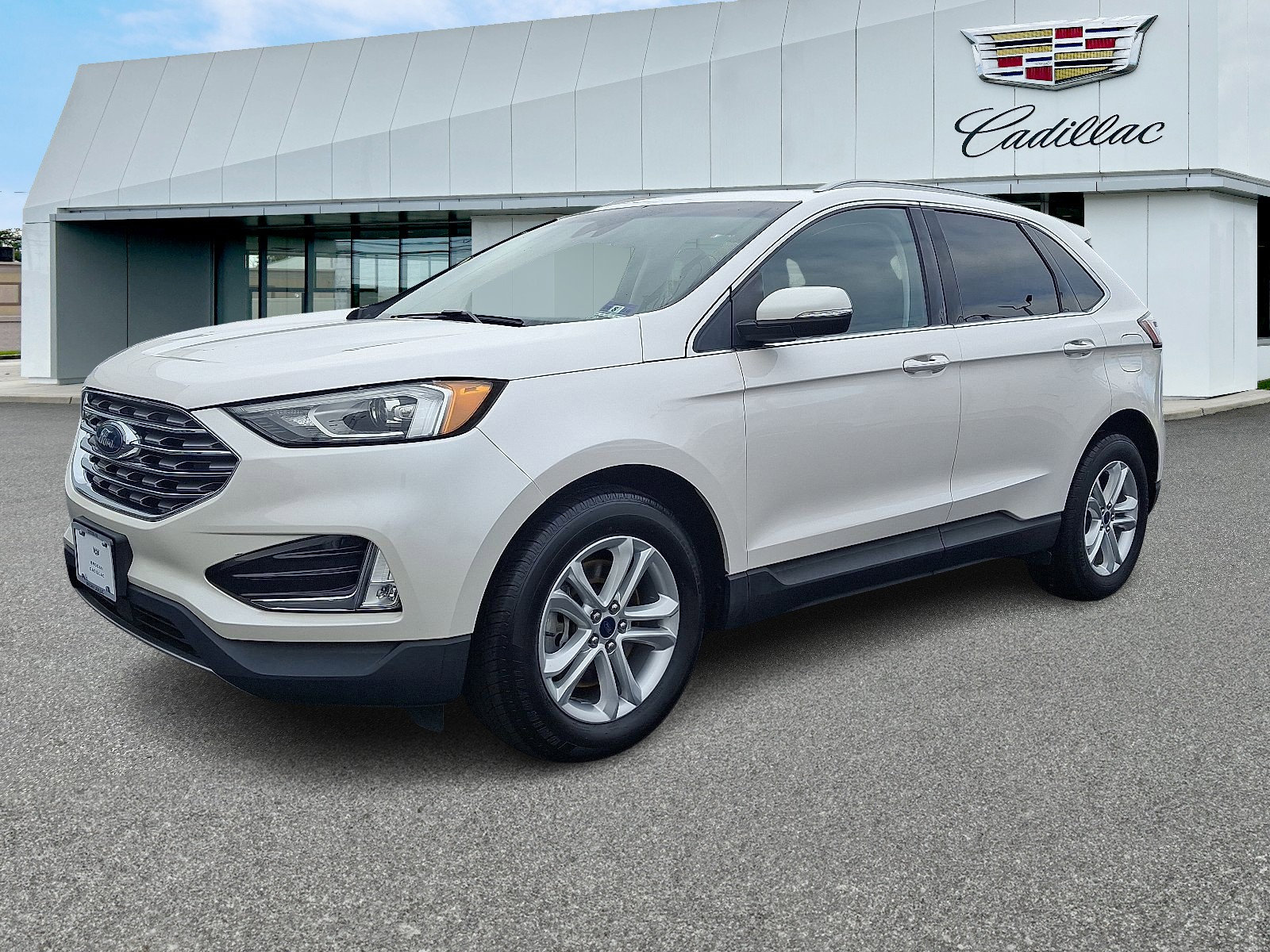 Used 2019 Ford Edge SEL w/ Equipment Group 201A image 3