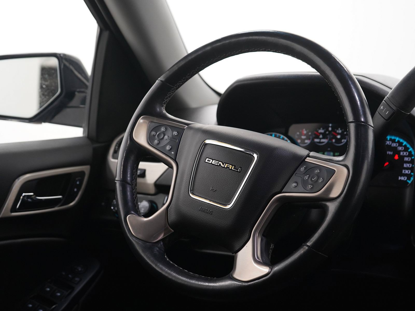 Used 2019 GMC Yukon XL Denali w/ Denali Ultimate Package AWD/4WD image 17