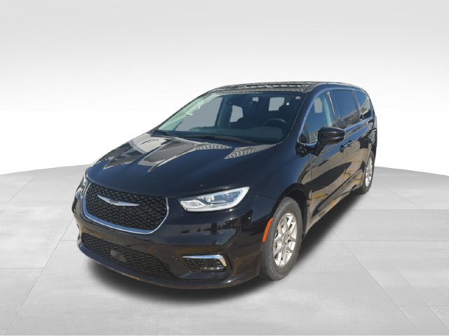 Used 2024 Chrysler Pacifica Touring-L FWD image 6