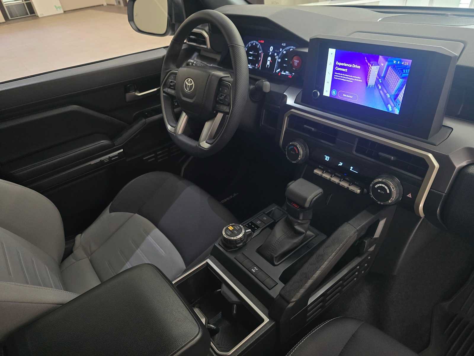 Certified 2025 Toyota Tacoma TRD Off-Road AWD/4WD image 28