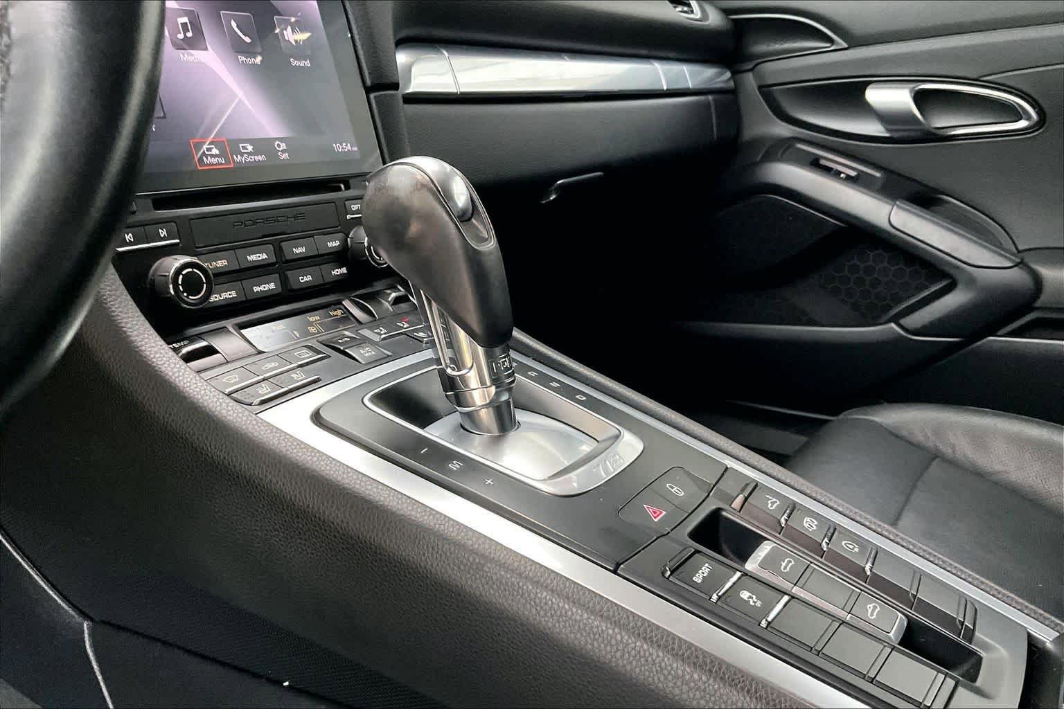 Used 2019 Porsche 718 Boxster RWD image 16