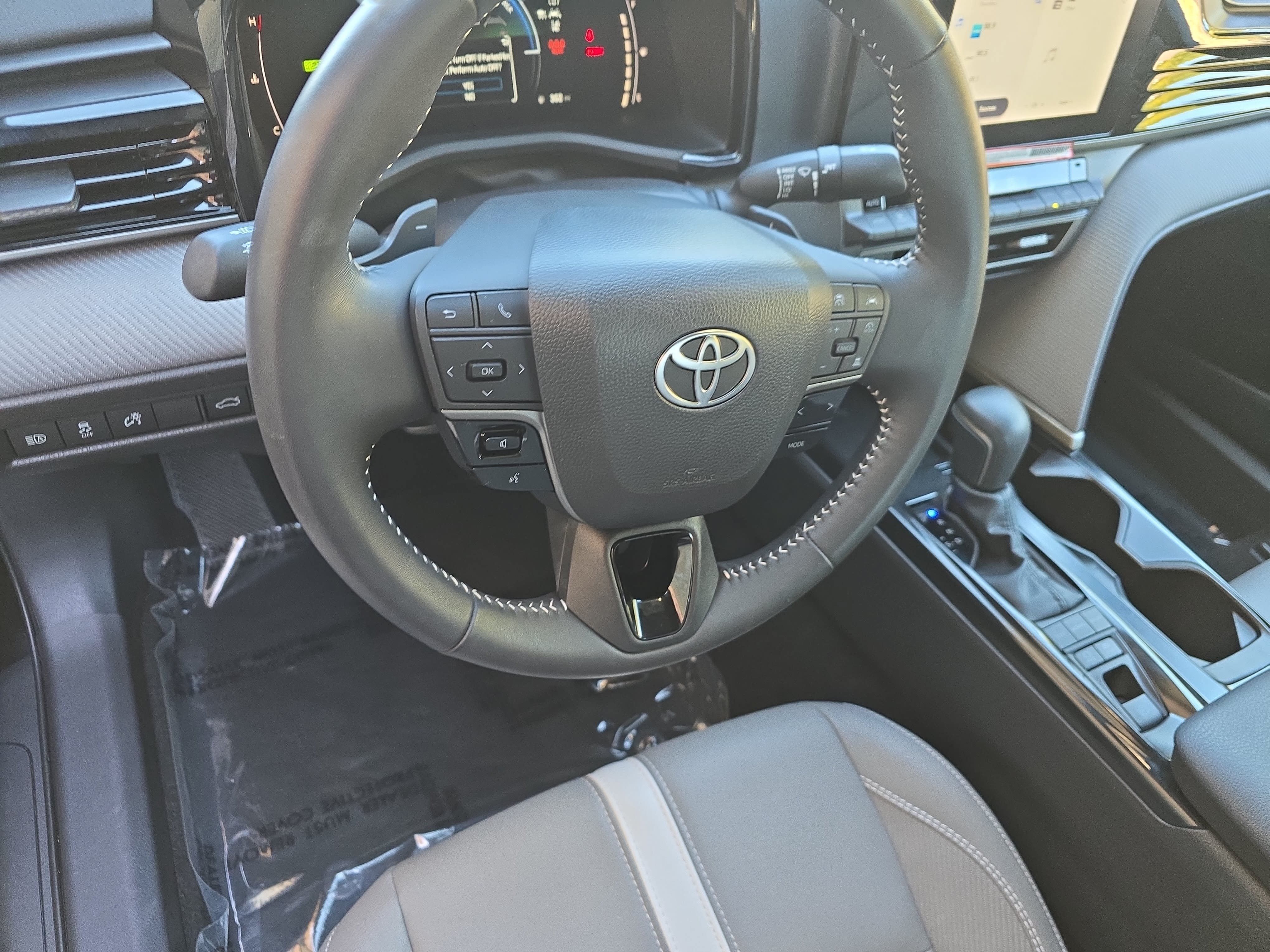 Used 2026 Toyota Camry SE FWD image 15