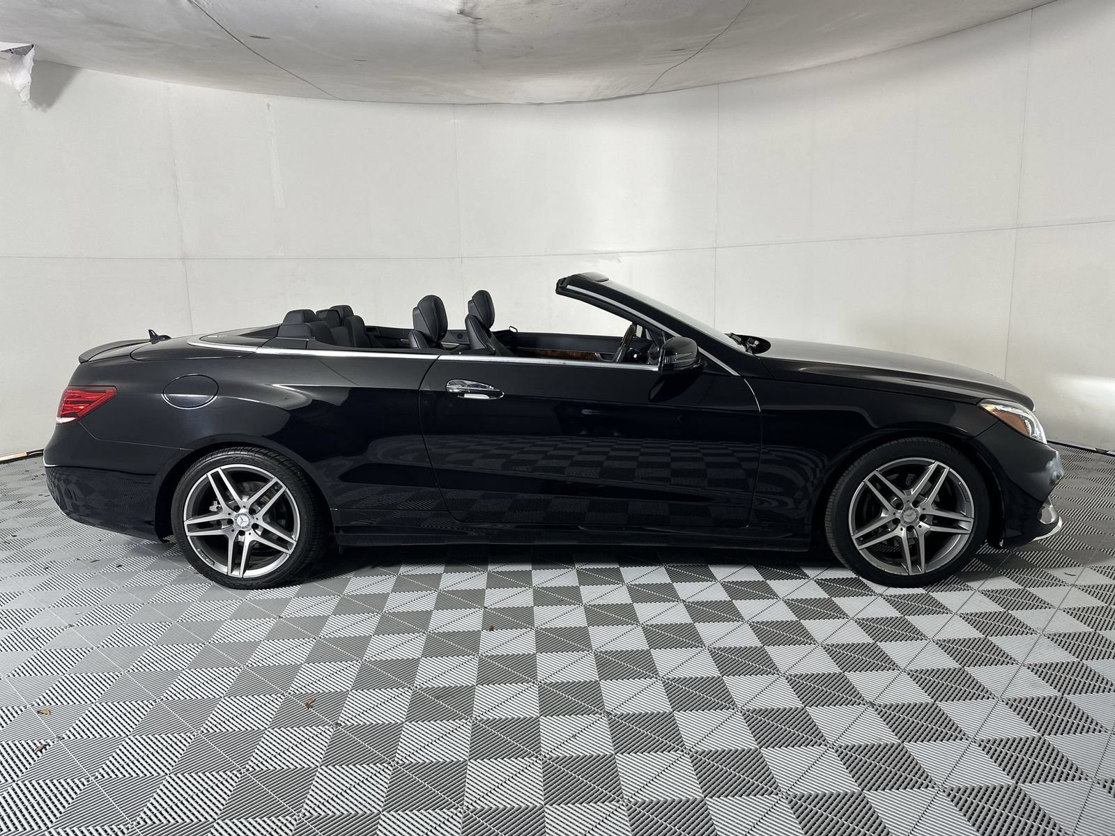 Used 2017 Mercedes-Benz E 400 Cabriolet w/ Premium 2 Package image 9