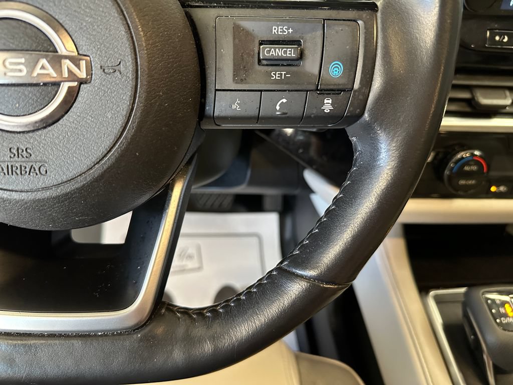 Used 2022 Nissan Pathfinder SL AWD/4WD image 12