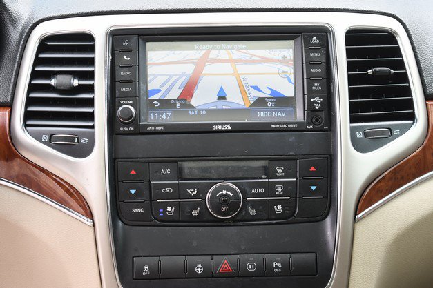 Used 2012 Jeep Grand Cherokee Limited w/ Luxury Group II AWD/4WD image 21