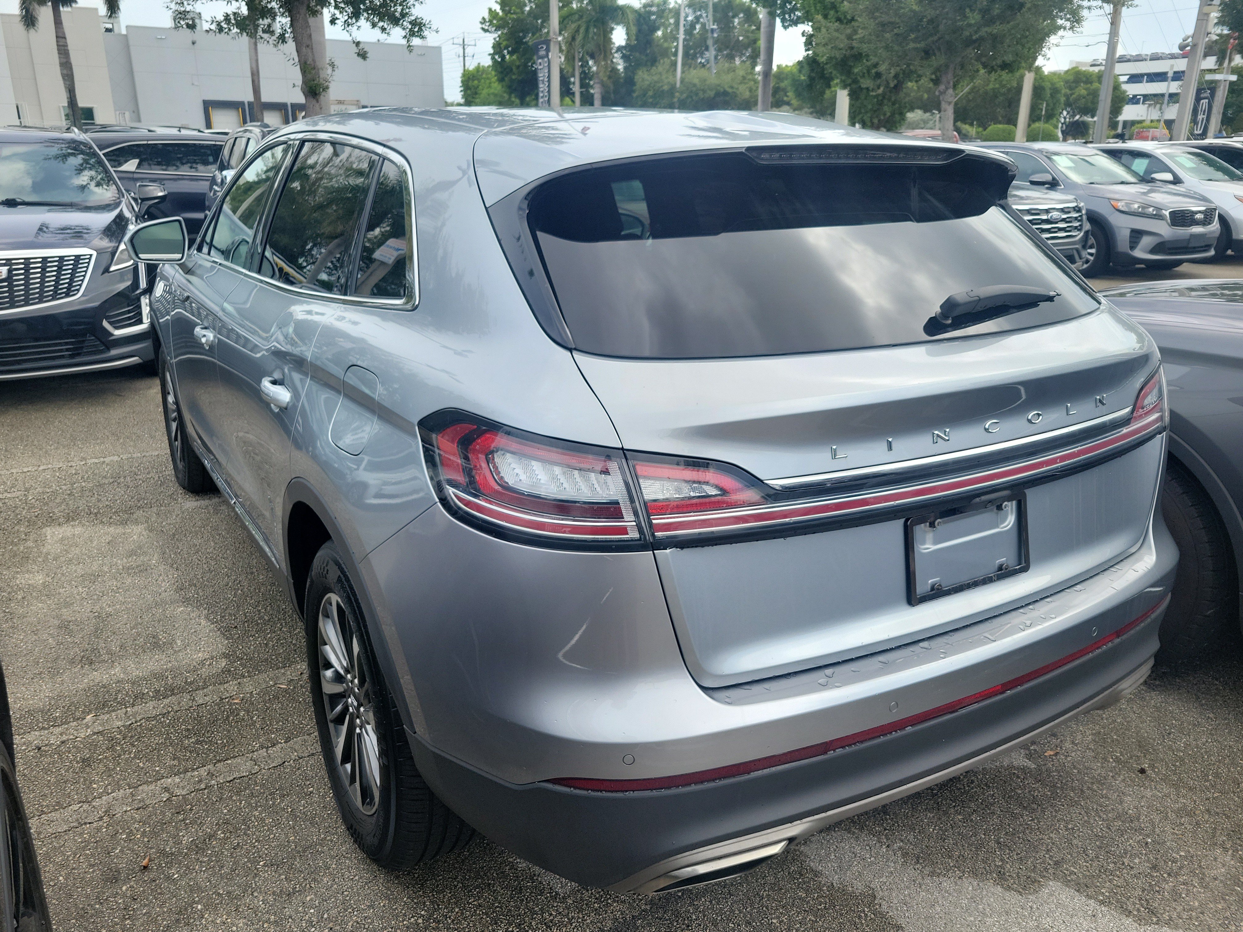 Certified 2023 Lincoln Nautilus Reserve AWD/4WD image 3