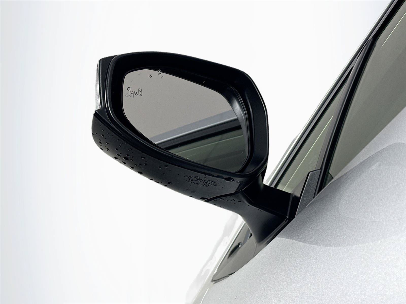 Certified 2025 Toyota Prius XLE FWD image 5