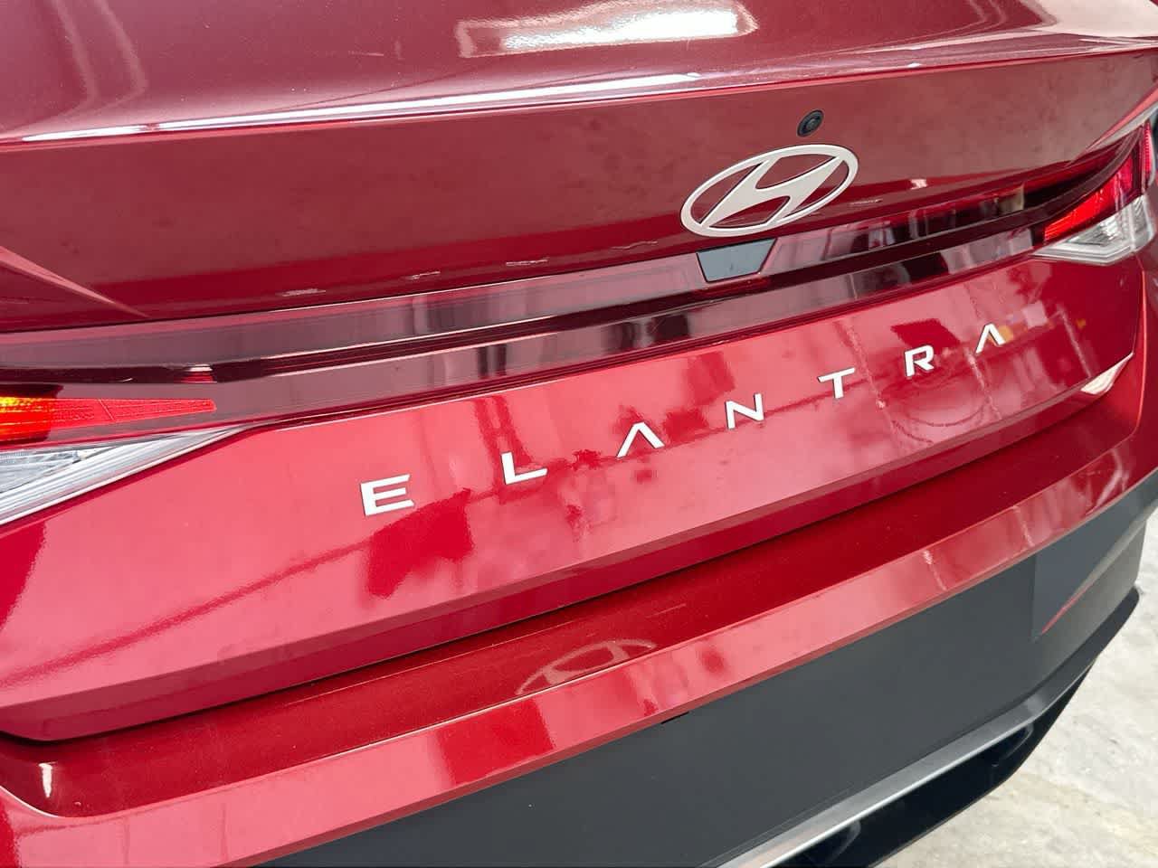Used 2026 Hyundai Elantra SE FWD image 10