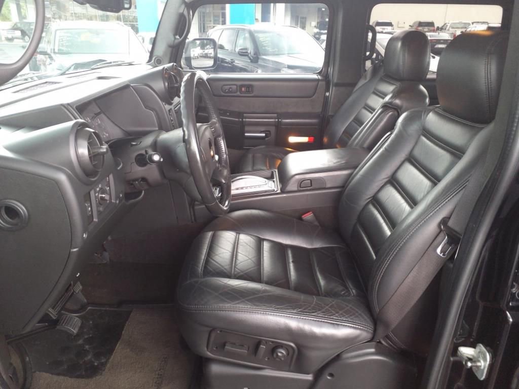 Used 2005 HUMMER H2 SUT w/ Preferred Equipment Group image 11