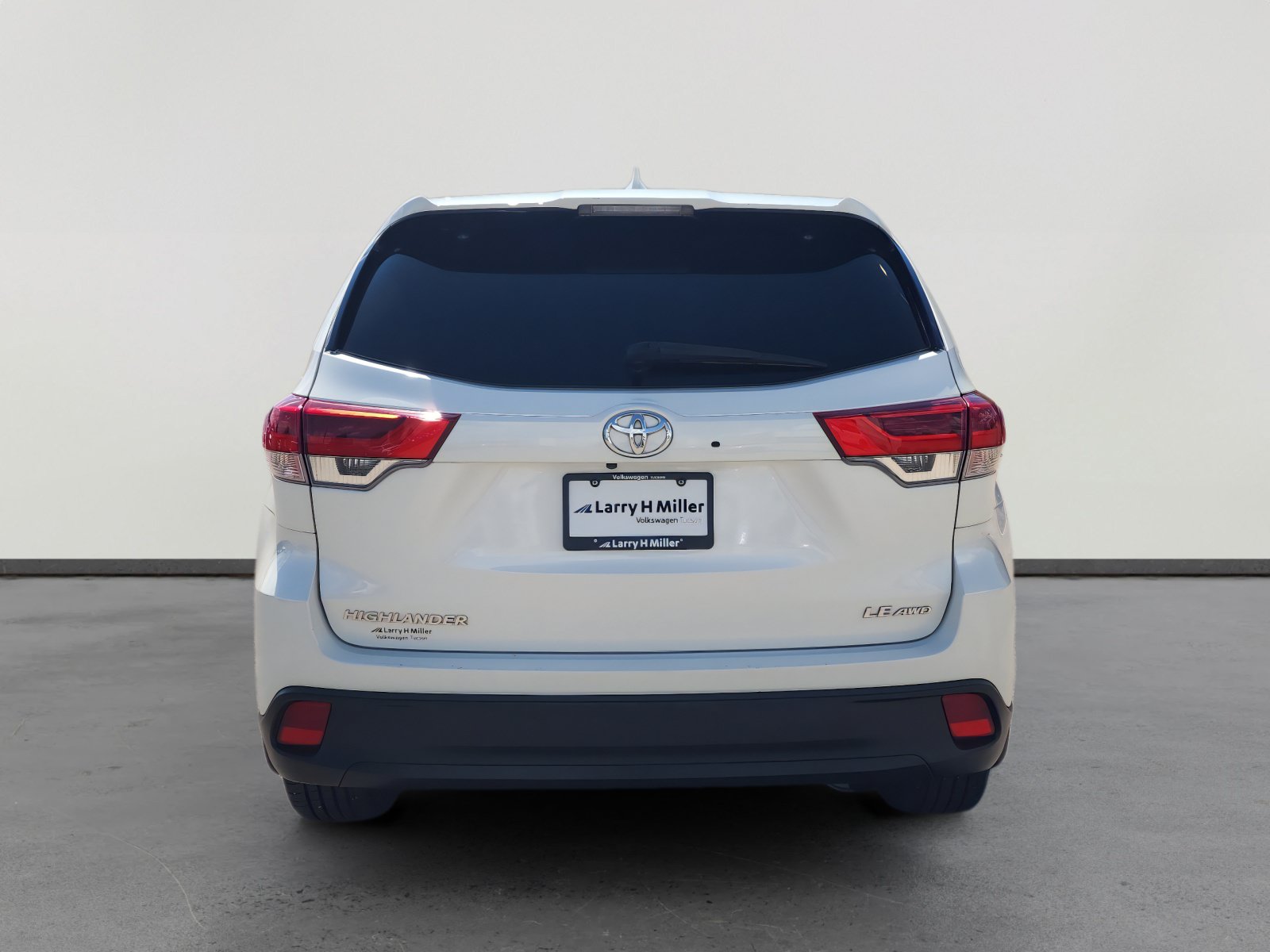 Used 2019 Toyota Highlander Plus AWD/4WD image 4
