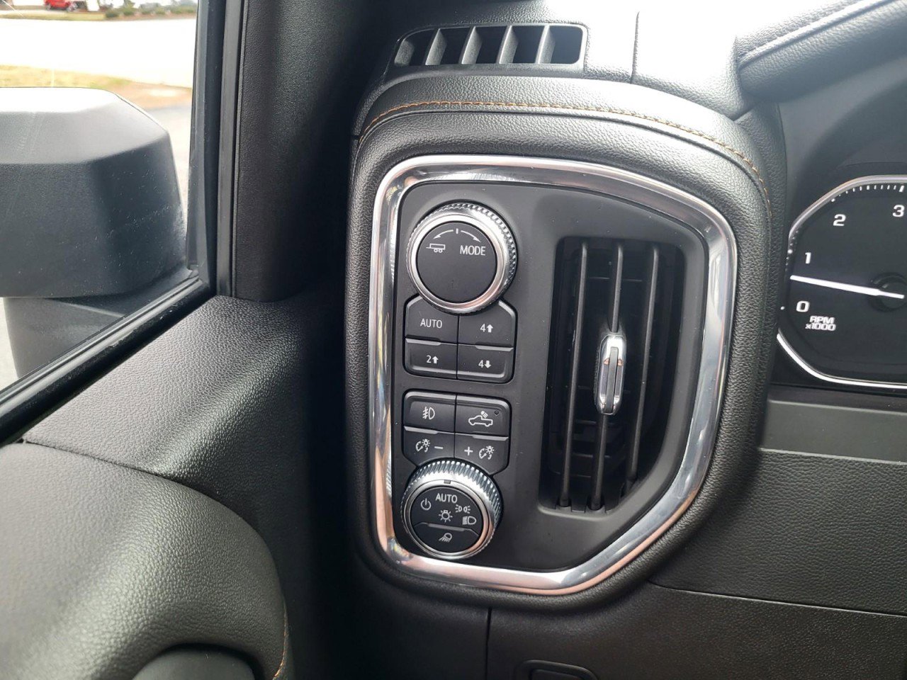 Used 2023 GMC Sierra 2500 AT4 w/ AT4 Preferred Package image 27