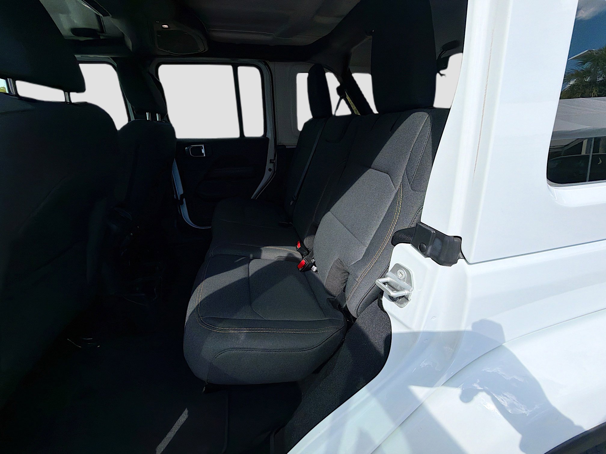 Used 2025 Jeep Wrangler Sahara image 20