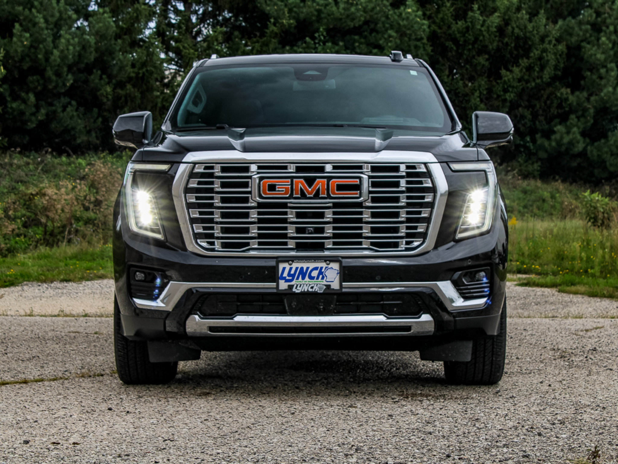 Used 2026 GMC Yukon Denali w/ Sun & Power Step Package AWD/4WD image 5