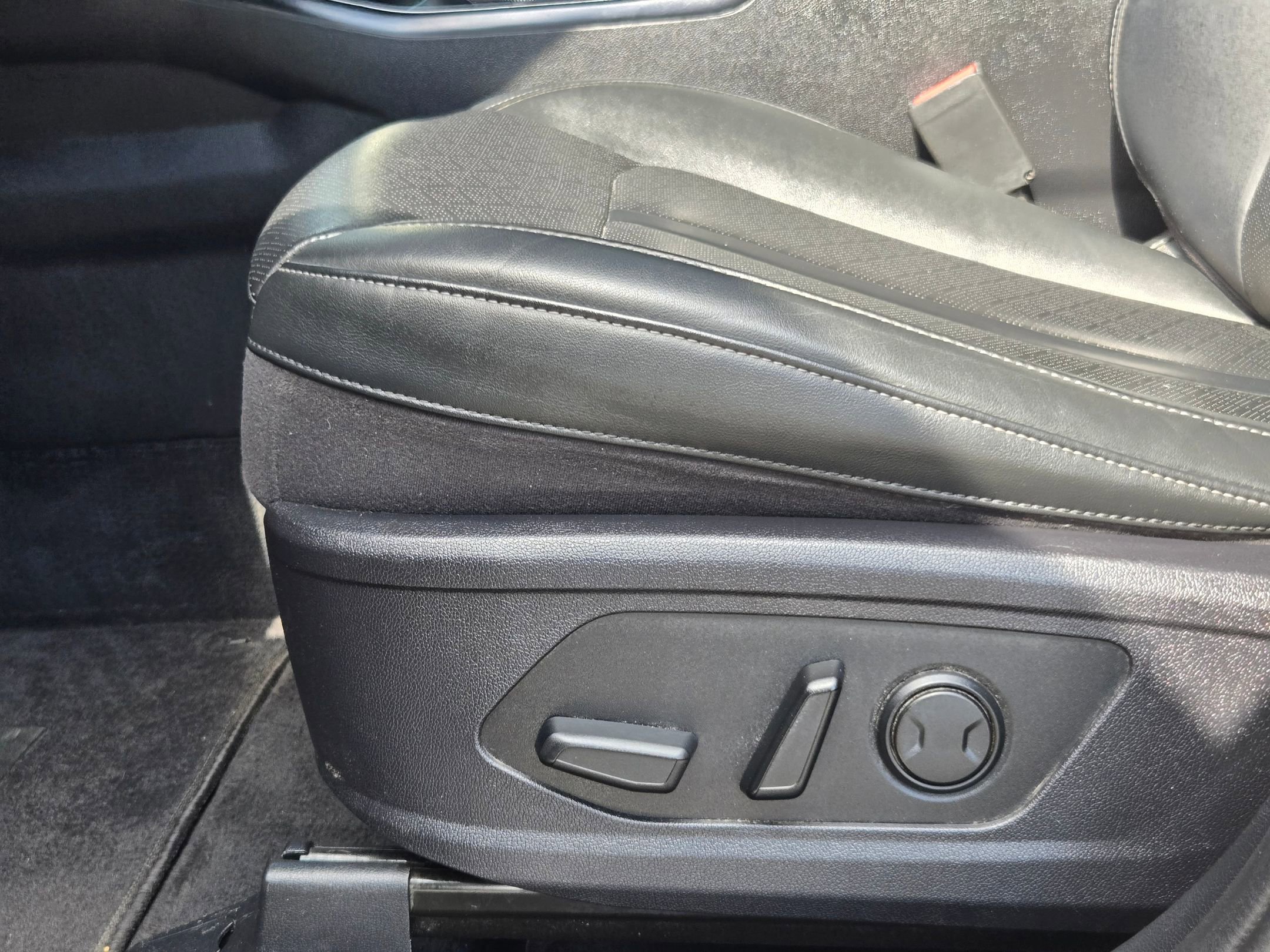 Used 2021 Kia Sorento S w/ Panoramic Sunroof Package image 23