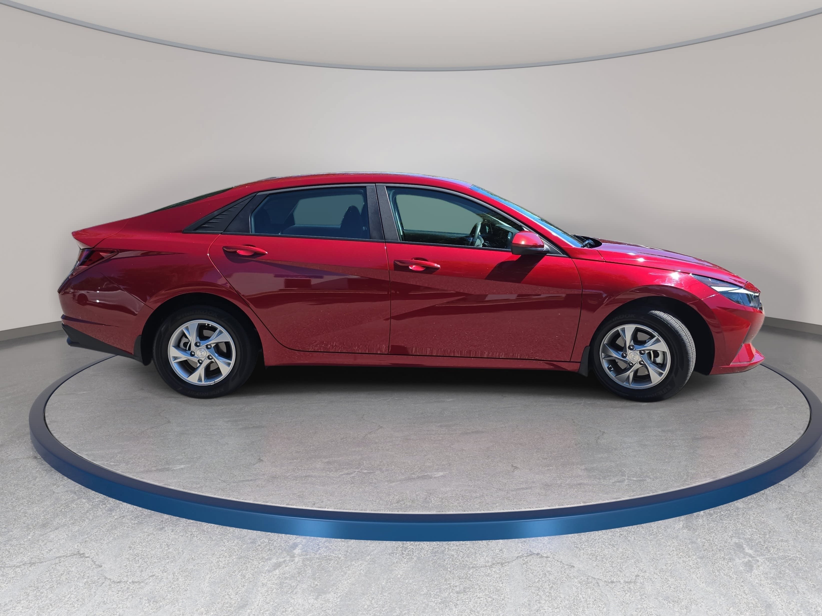 Used 2023 Hyundai Elantra SE FWD image 4