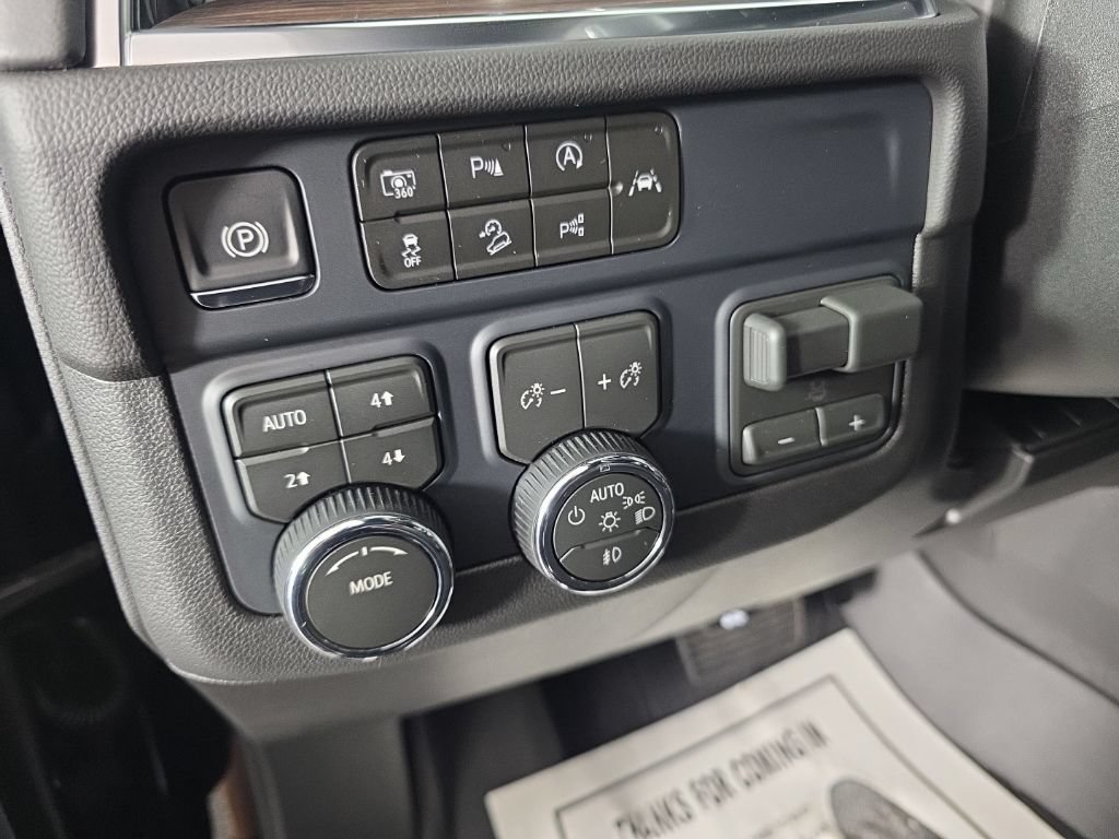 New 2026 Chevrolet Suburban LT w/ Comfort Package AWD/4WD image 14