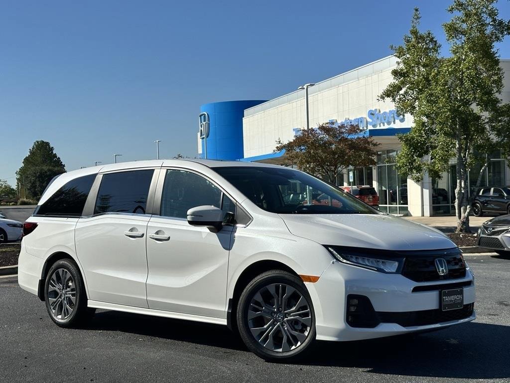 New 2026 Honda Odyssey Touring image 2