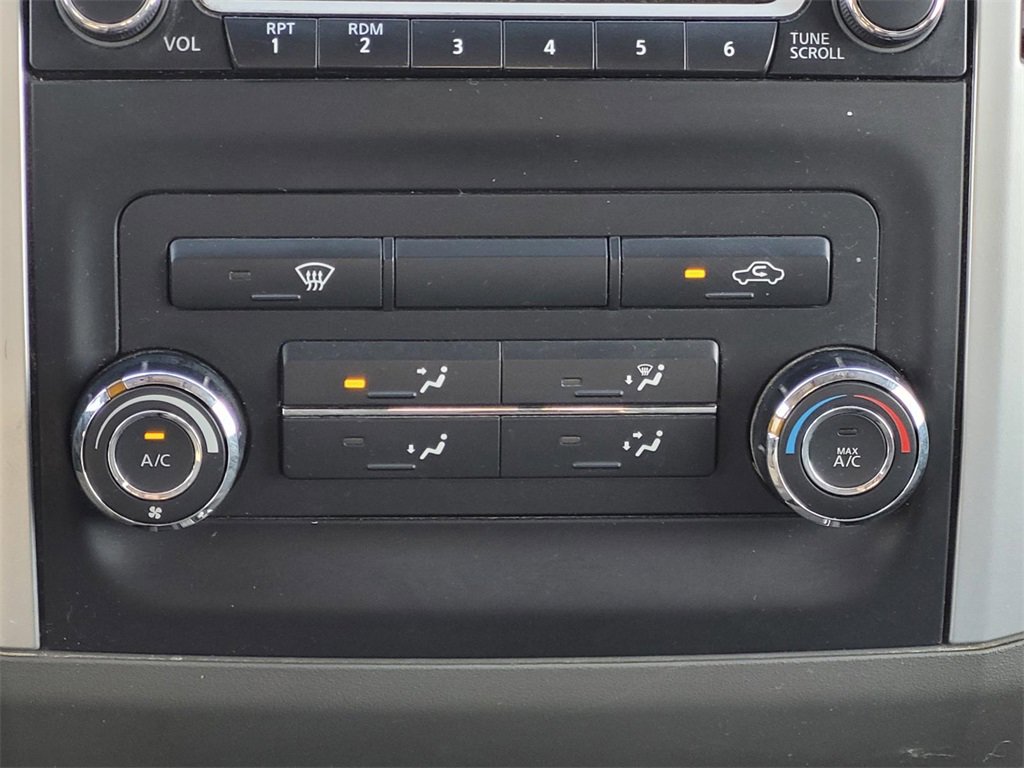 Used 2016 Nissan Frontier SV image 16