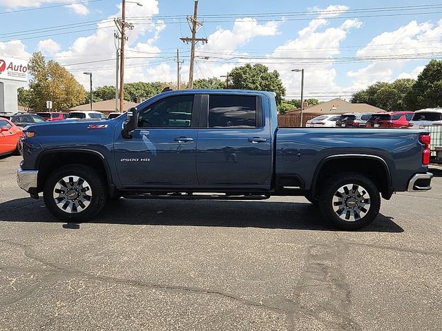 Used 2025 Chevrolet Silverado 2500 LT AWD/4WD image 2