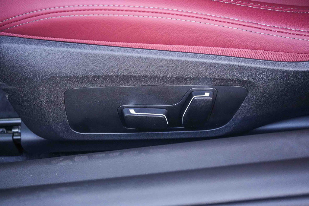 New 2026 BMW 230i Coupe w/ Premium Package RWD image 19