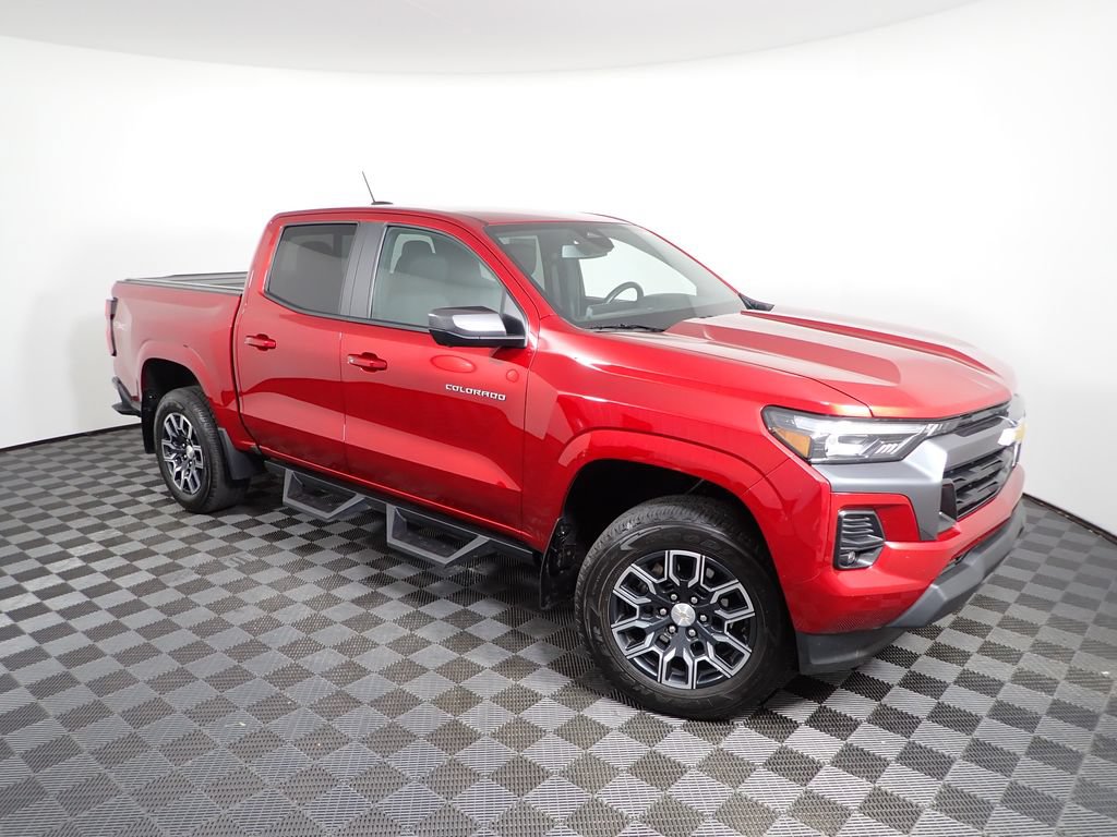 Used 2024 Chevrolet Colorado LT w/ LT Convenience Package III AWD/4WD image 8