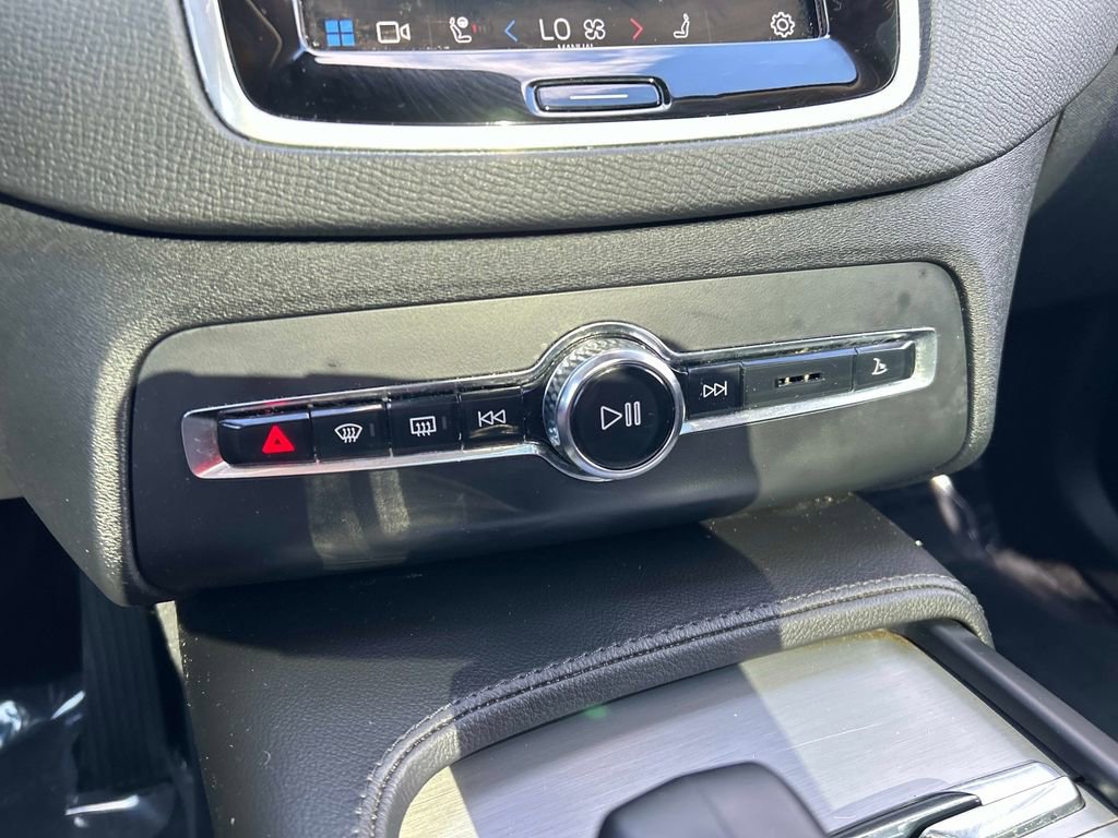 Used 2023 Volvo XC90 B5 Core w/ Climate Package image 31