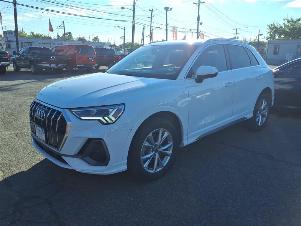 Used 2023 Audi Q3 2.0T Premium AWD/4WD image 3