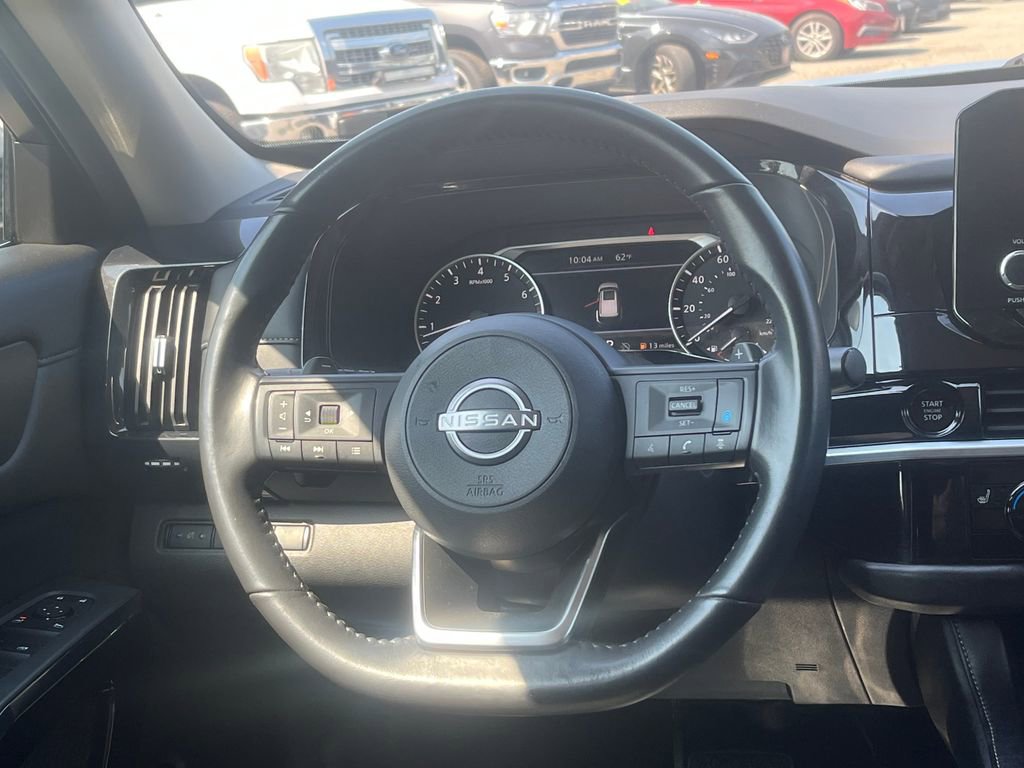 Used 2025 Nissan Pathfinder SV AWD/4WD image 19