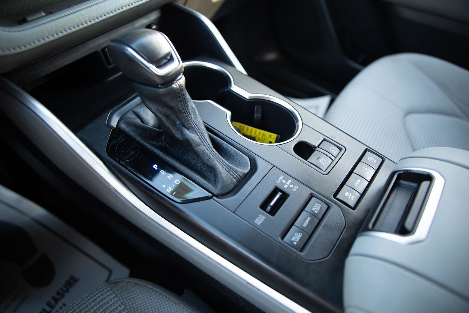 Used 2020 Toyota Highlander LE image 17