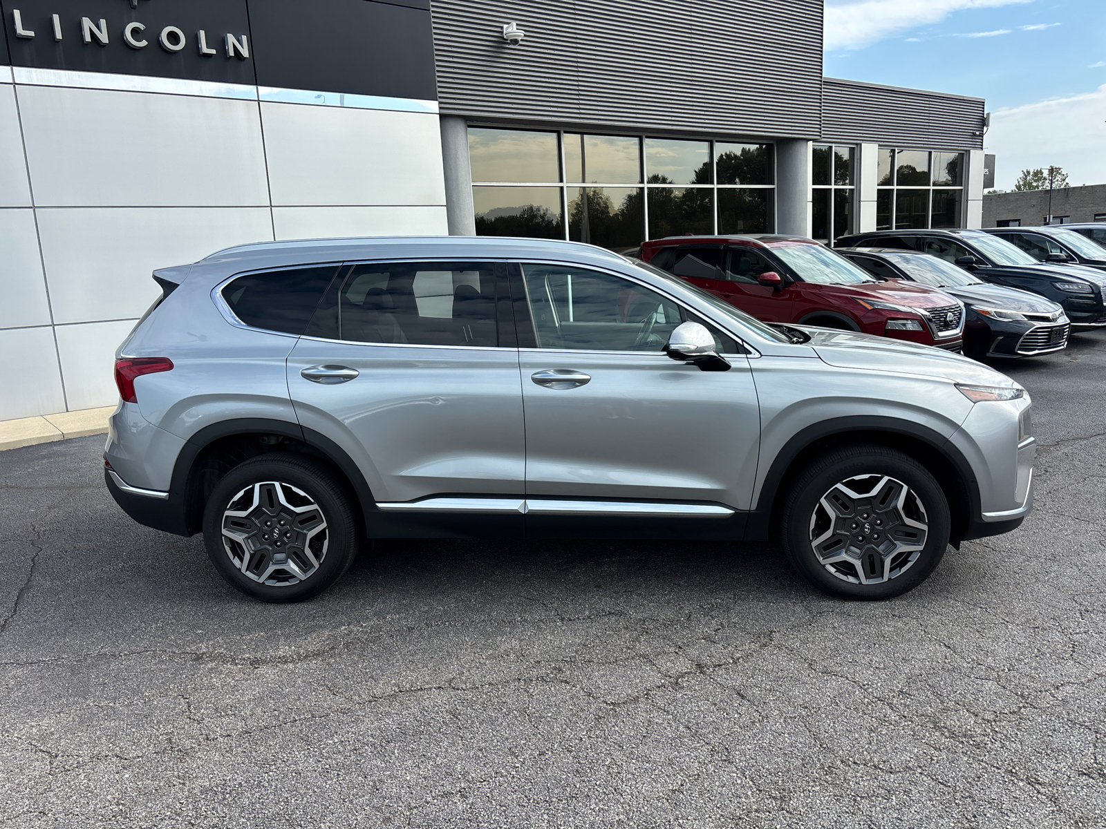Used 2022 Hyundai Santa Fe Limited w/ Cargo Package AWD/4WD image 8