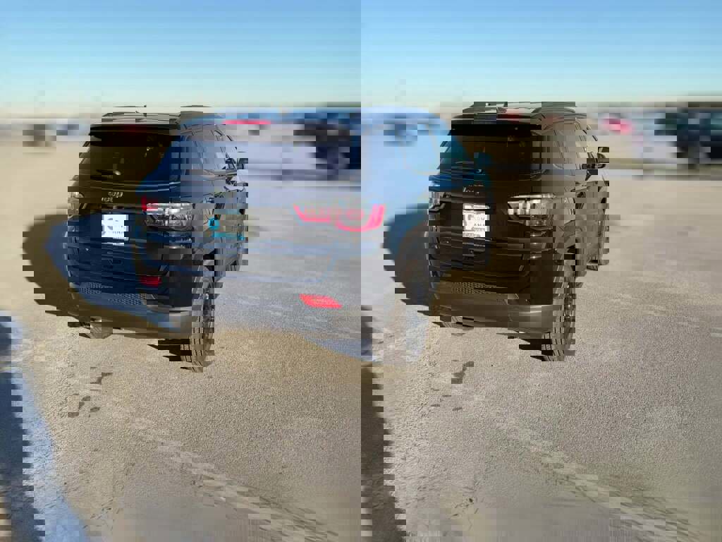 New 2026 Jeep Compass Latitude image 11