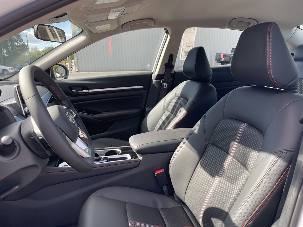 New 2025 Nissan Altima 2.5 SR image 16