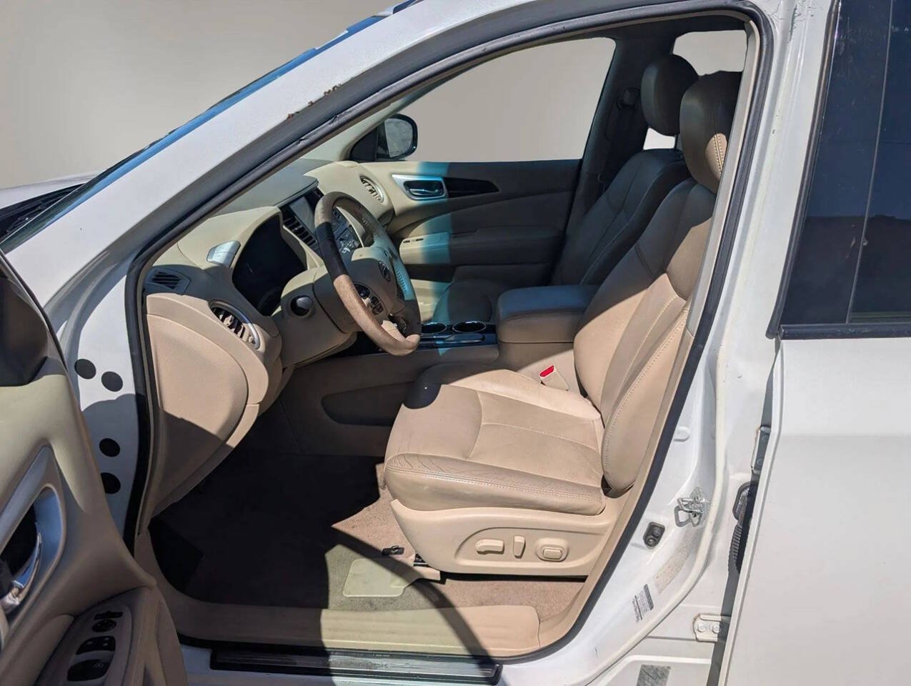 Used 2013 Nissan Pathfinder SL FWD image 22