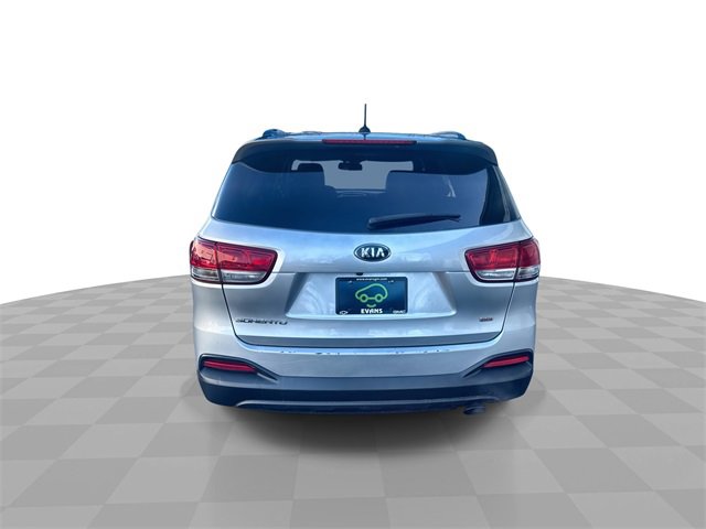 Used 2017 Kia Sorento LX image 7