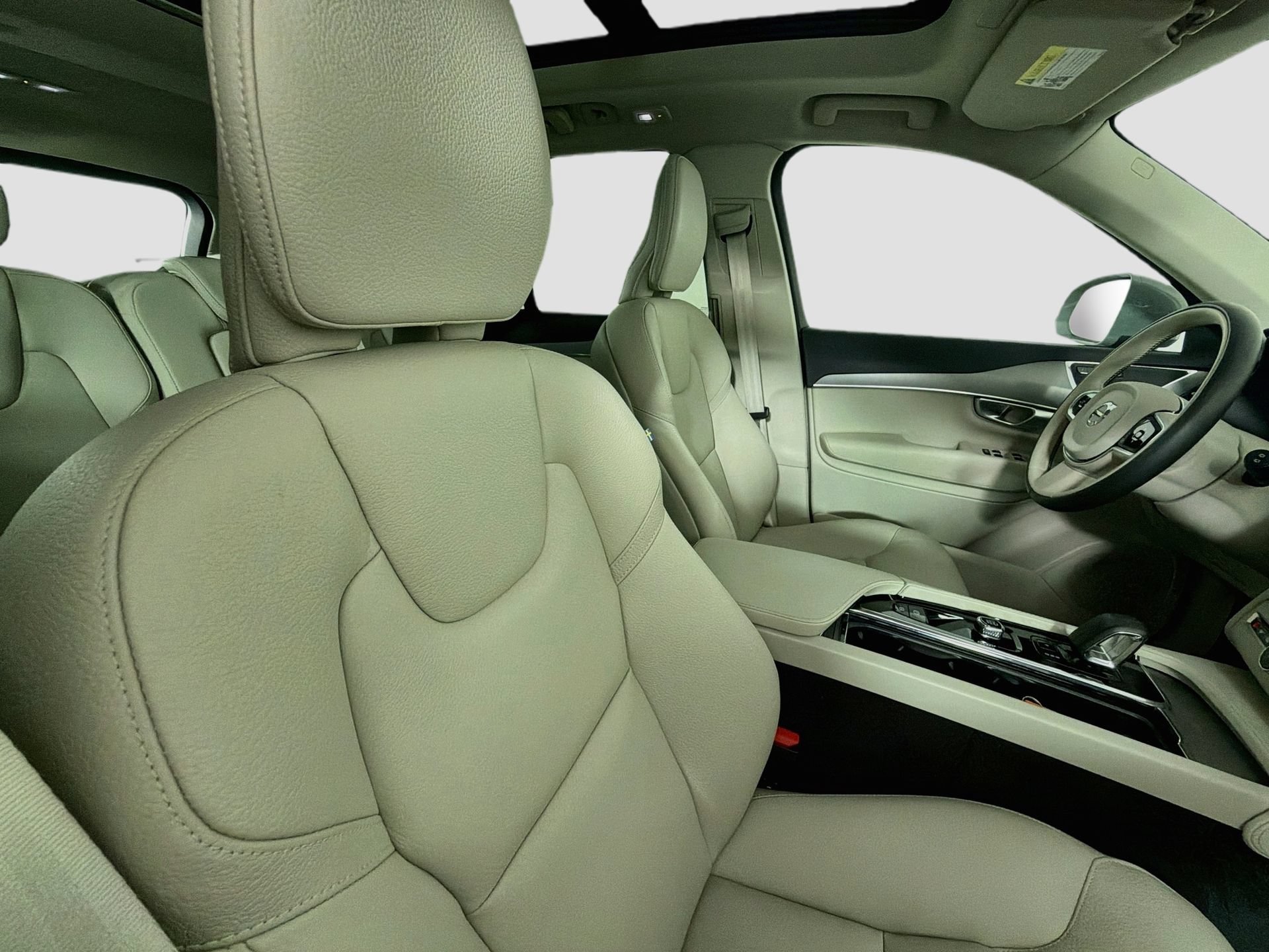 Certified 2024 Volvo XC90 B5 Core w/ Protection Package Premier AWD/4WD image 30