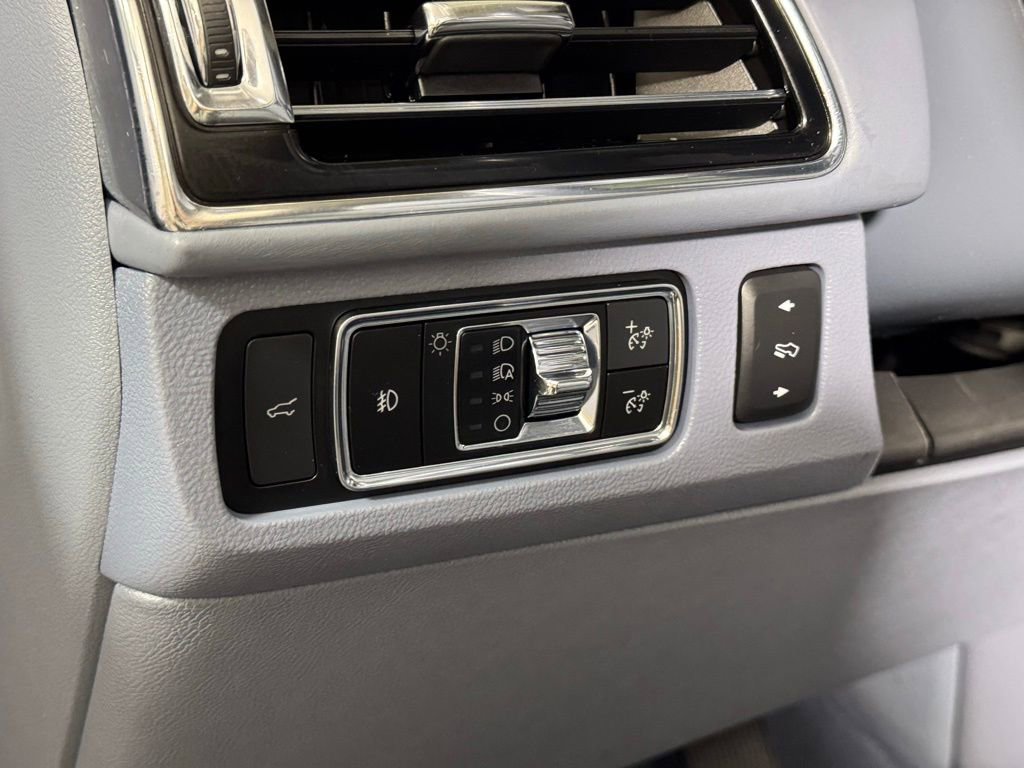 Certified 2023 Lincoln Navigator L Black Label AWD/4WD image 23