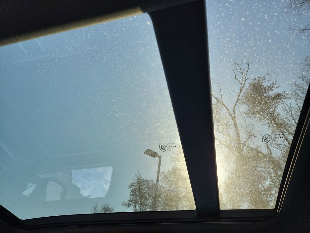 Used 2026 Land Rover Defender 110 X-Dynamic SE image 24