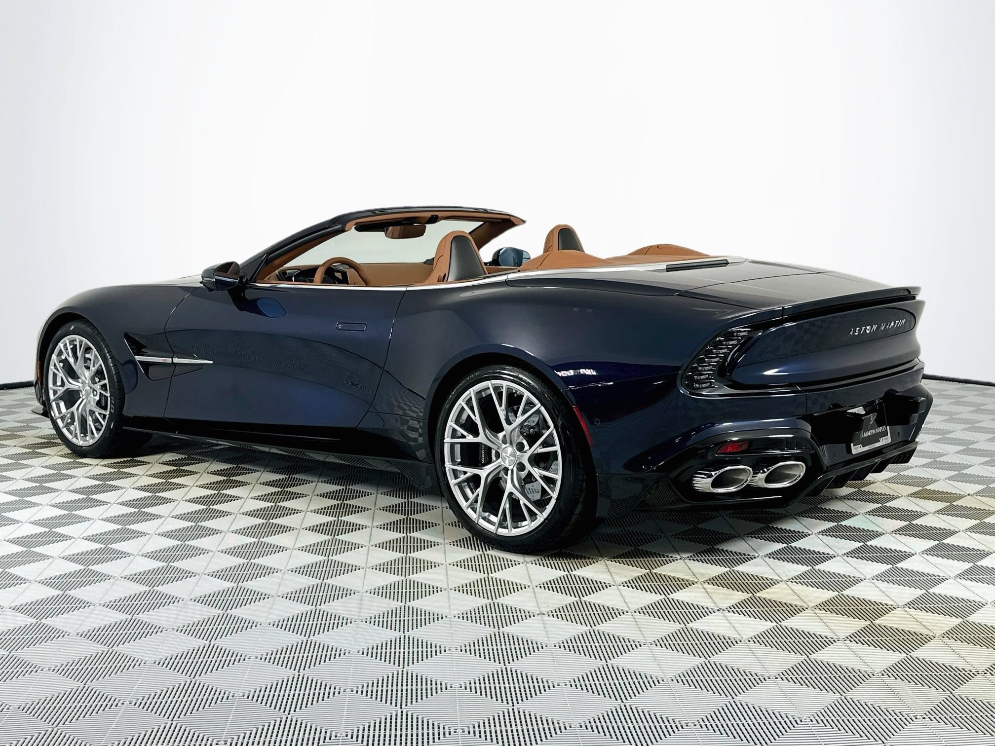 New 2026 Aston Martin Vanquish Convertible RWD image 7