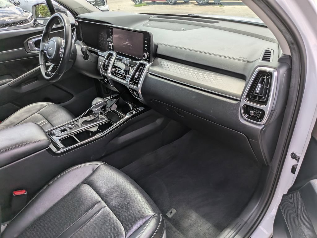 Certified 2023 Kia Sorento SX AWD/4WD image 13