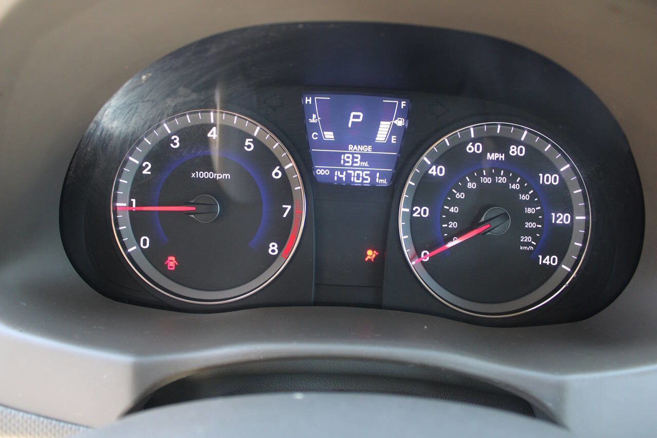 Used 2013 Hyundai Accent GLS image 19