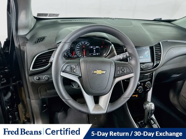 Used 2017 Chevrolet Trax Premier w/ Driver Confidence II Package AWD/4WD image 23