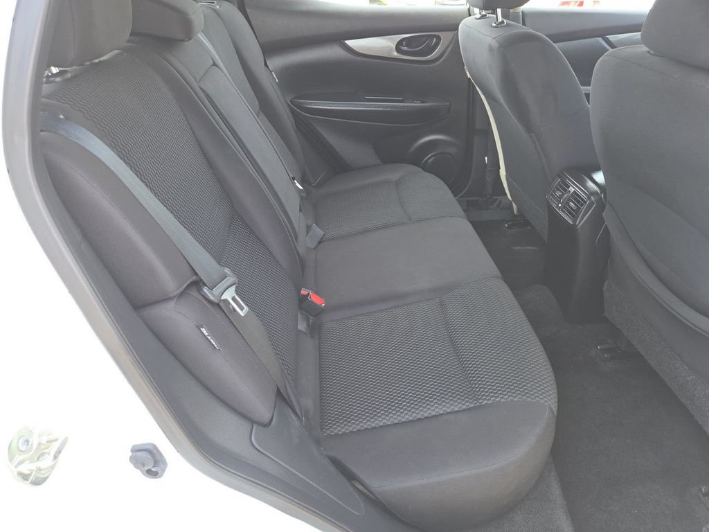 Used 2022 Nissan Rogue Sport S FWD image 17