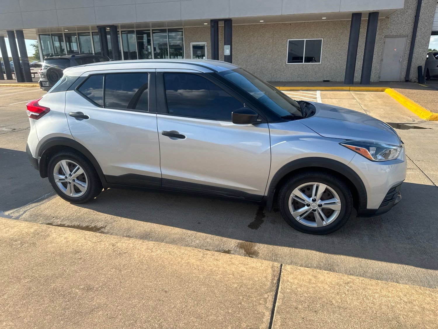 Used 2020 Nissan Kicks S FWD image 9