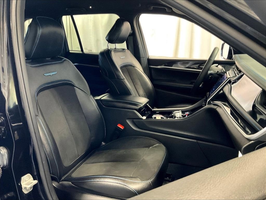 Used 2023 Jeep Grand Cherokee Trailhawk AWD/4WD image 11