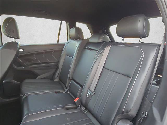Used 2022 Volkswagen Tiguan SE R-Line FWD image 17