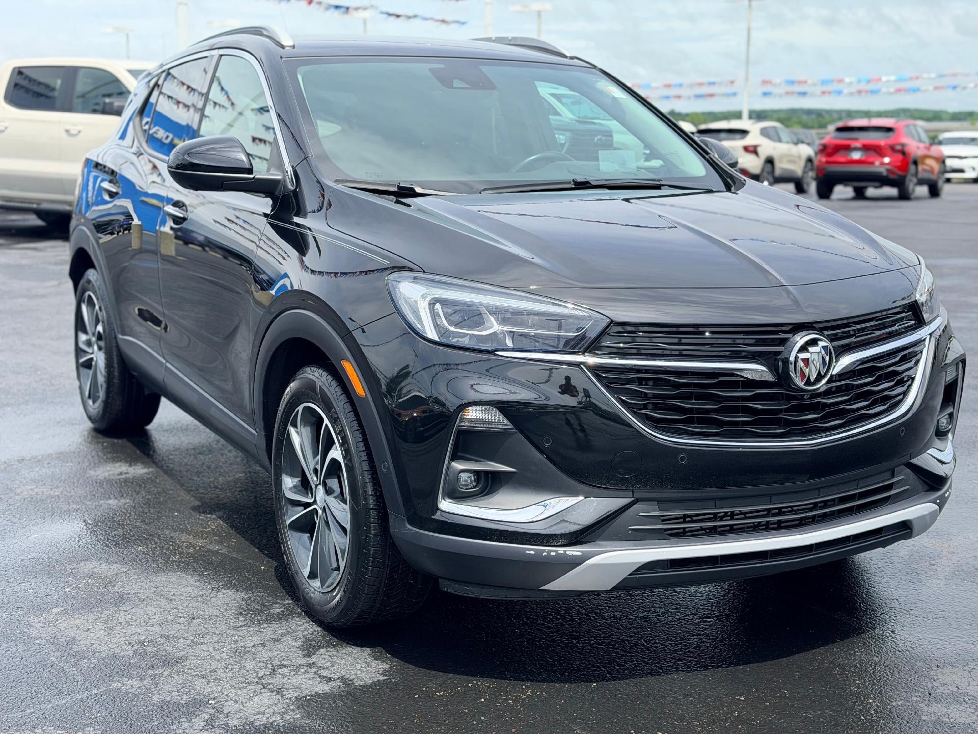 Used 2021 Buick Encore GX Essence w/ Advanced Technology Package FWD image 3