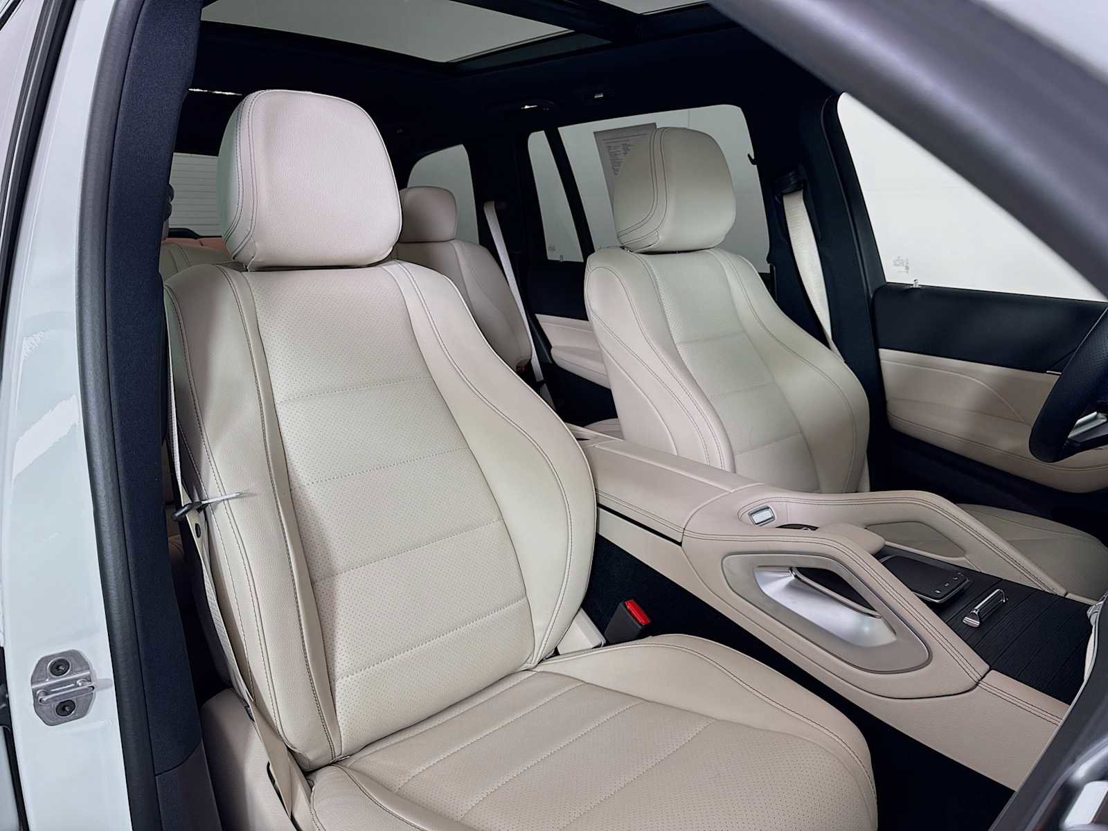 Used 2025 Mercedes-Benz GLS 450 4MATIC image 29