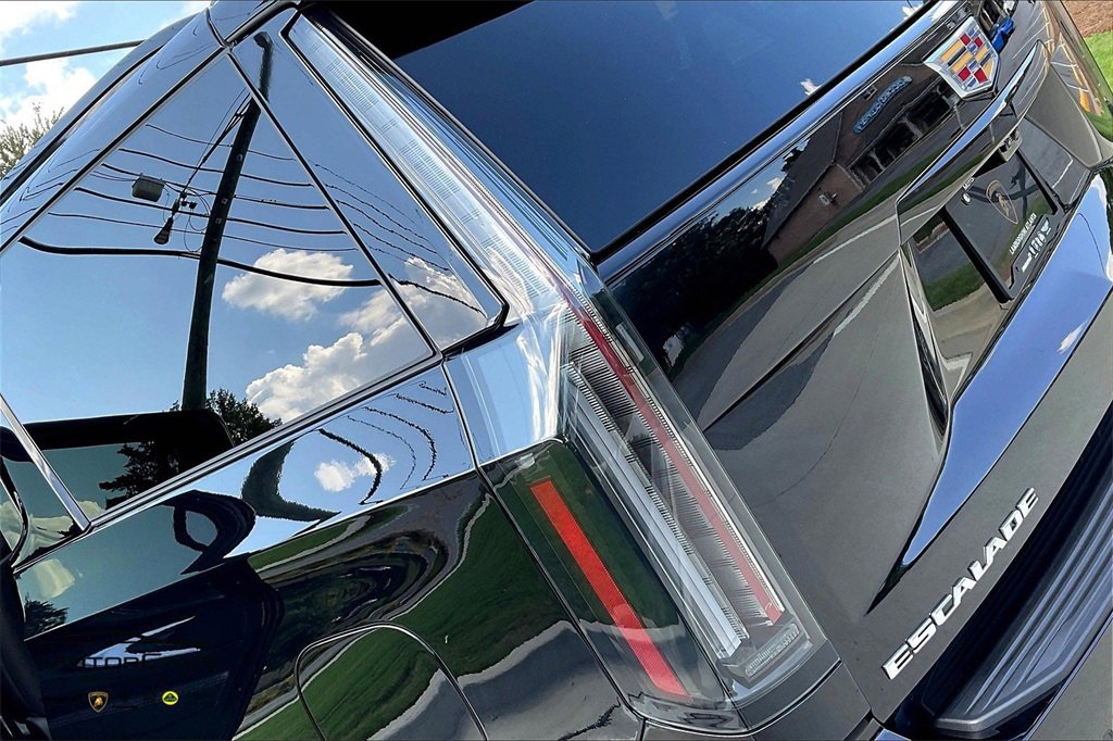 Used 2025 Cadillac Escalade V w/ LPO, Floor Liner Package image 29