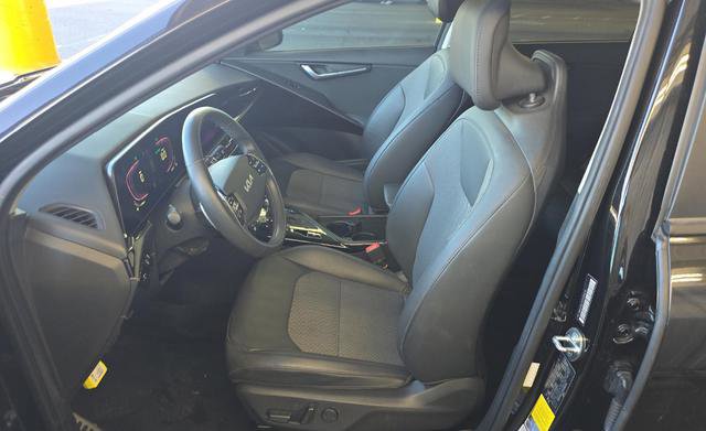 Used 2023 Kia Niro EX Touring image 5
