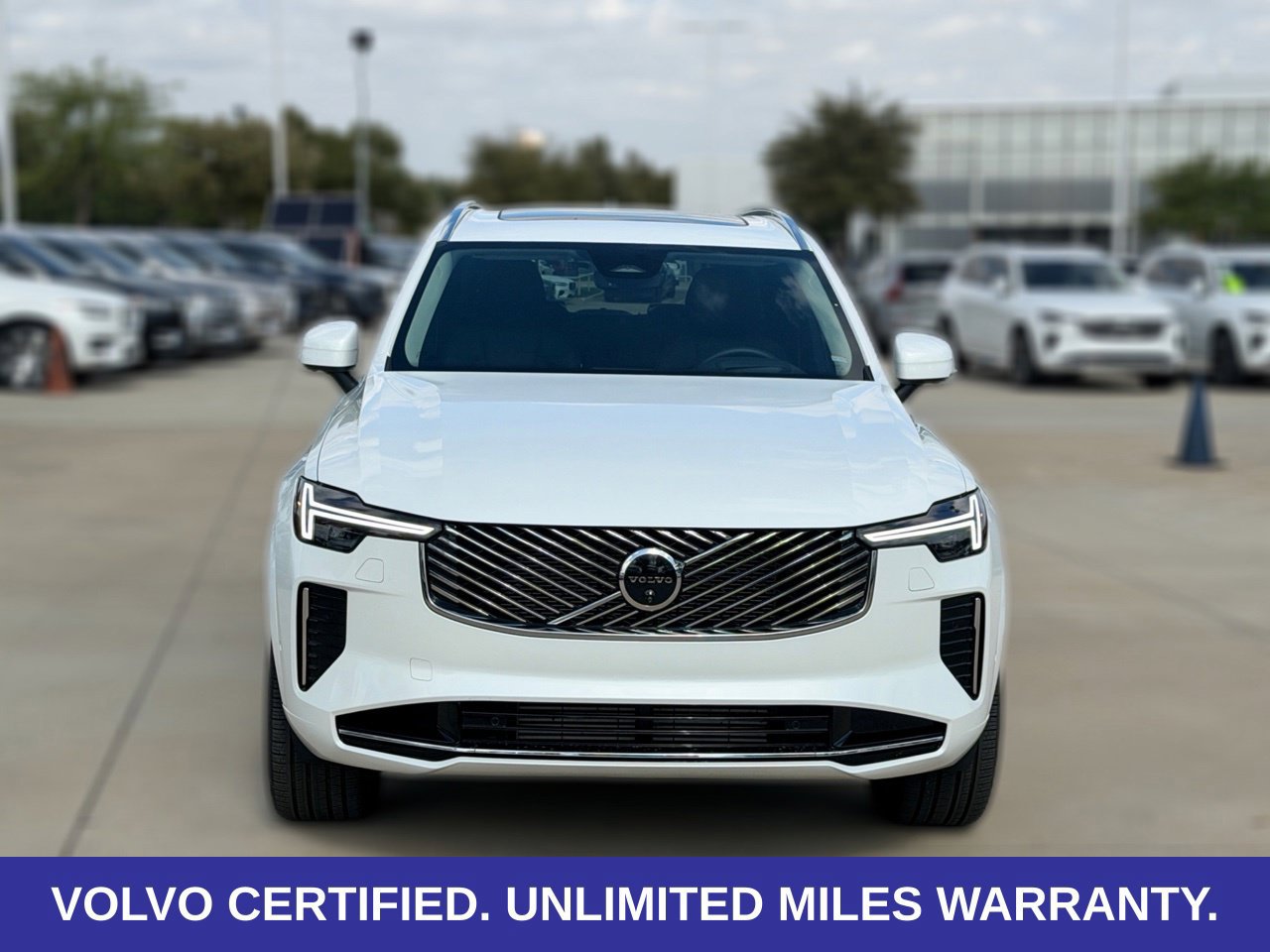 Certified 2025 Volvo XC90 T8 Ultra w/ Protection Package Premier AWD/4WD image 4